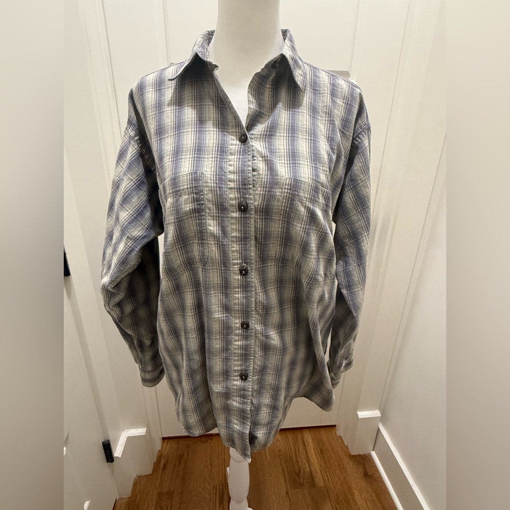 Patagonia. Cotton Plaid Button Down. Cream/Lavender/Blue. Size Small.